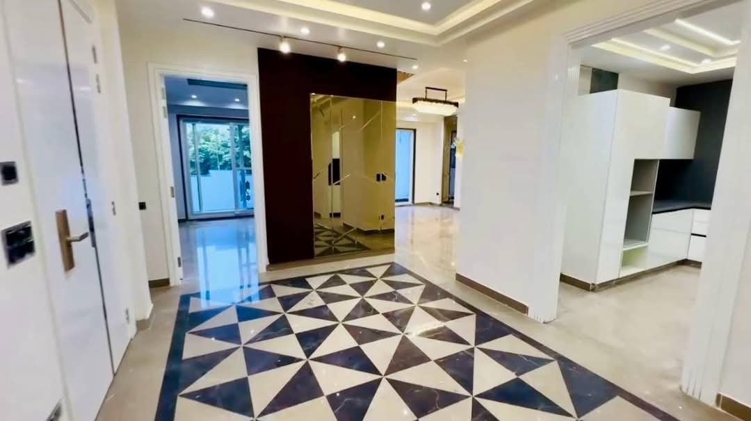 Gated 240 Sq Yd, SL 3