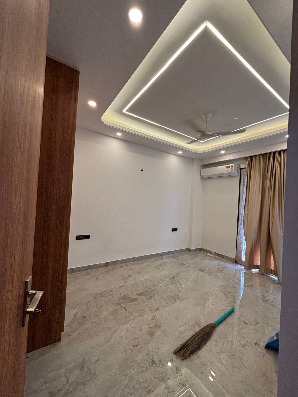 204 Sq yd, 3 BHK
